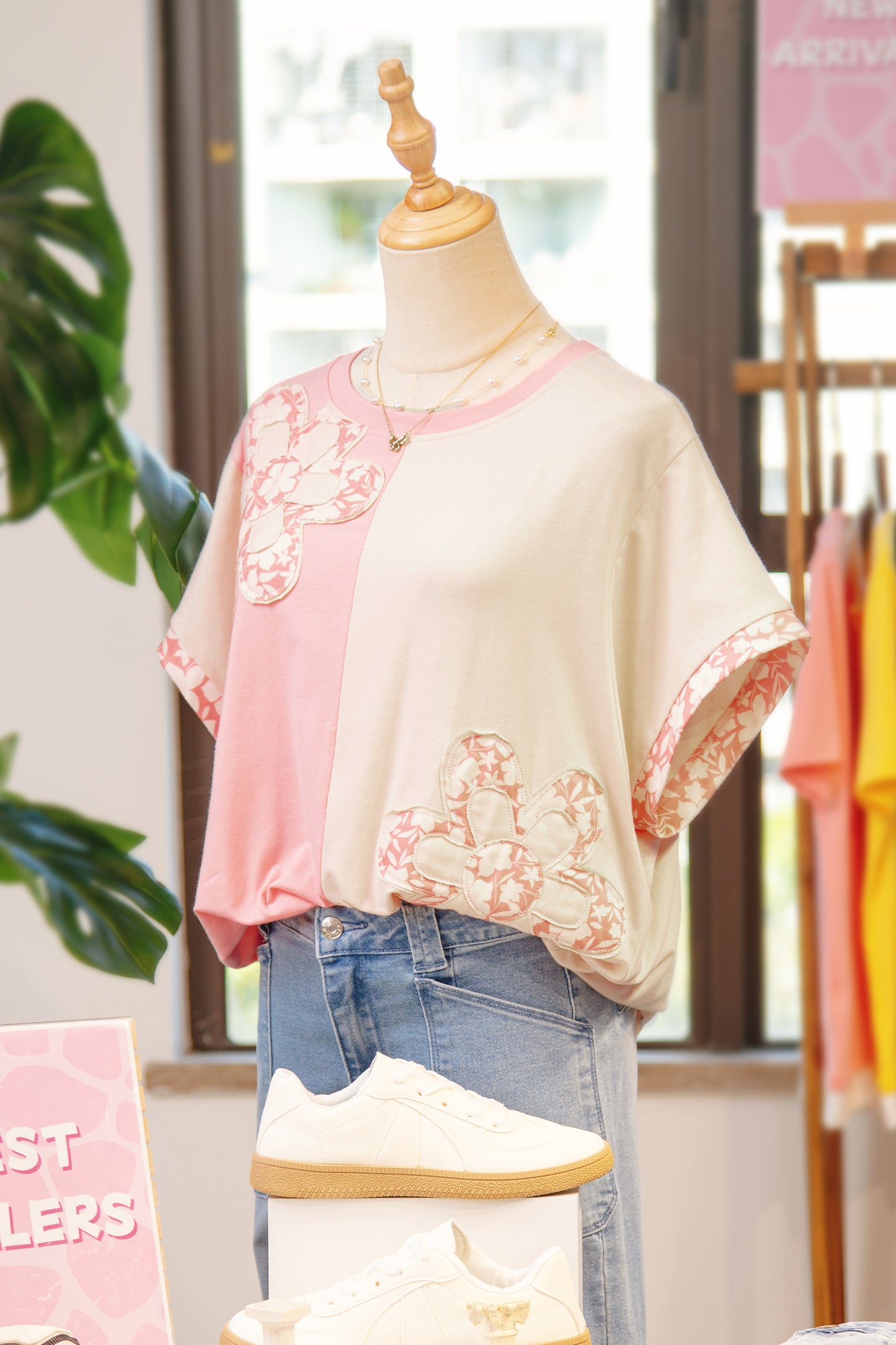 Women Color Block Flower Applique Casual T Shirt