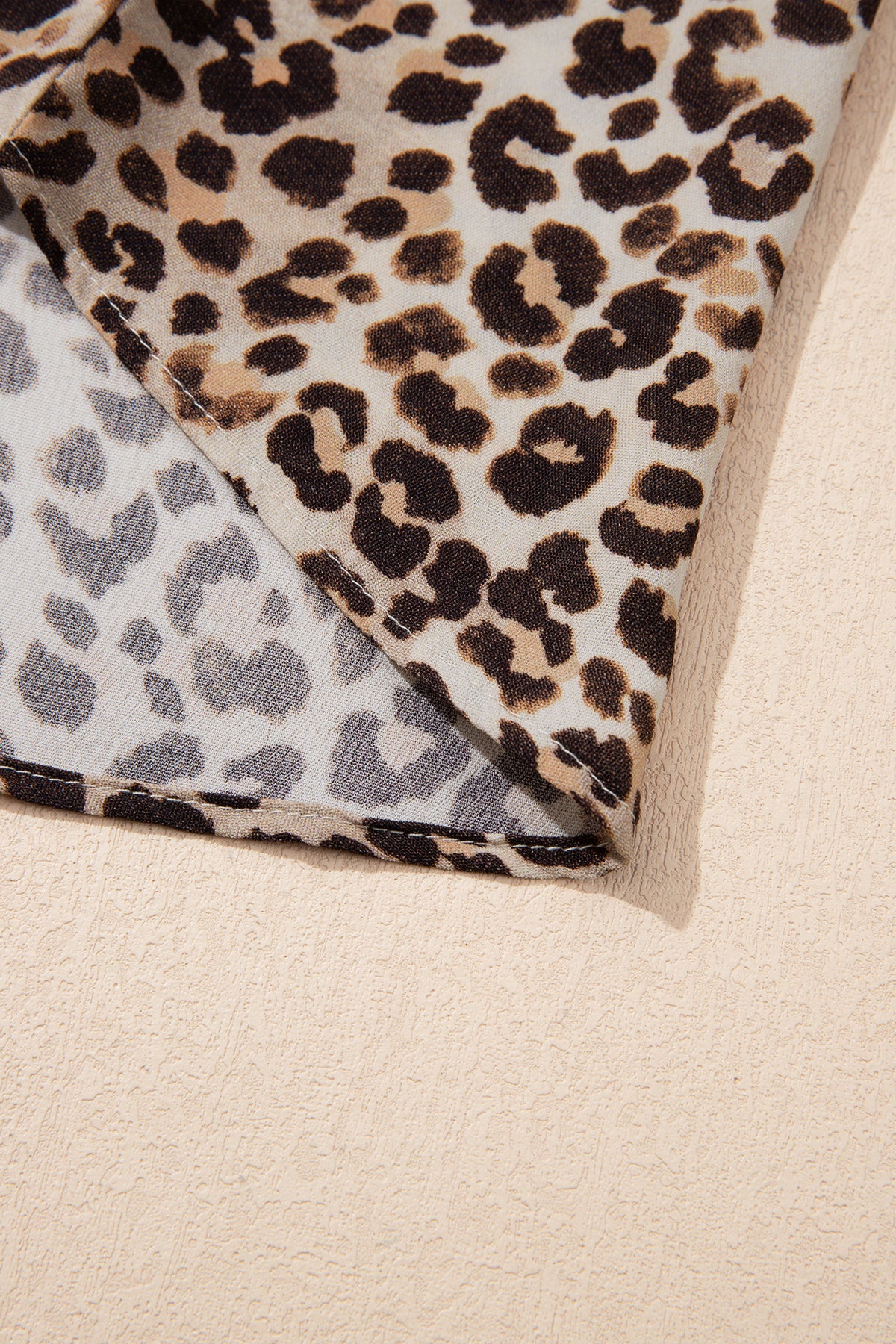 Leopard Print V Neck Contrast Trim Puff Sleeve Blouse