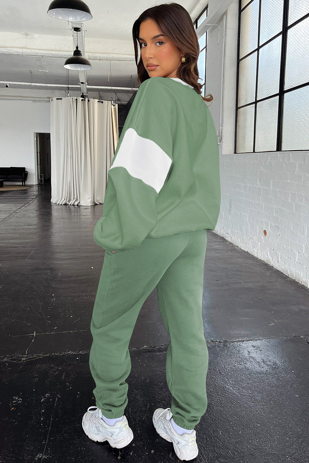 Women’s Colorblock Sweatshirt and Joggers 2 Piece Set